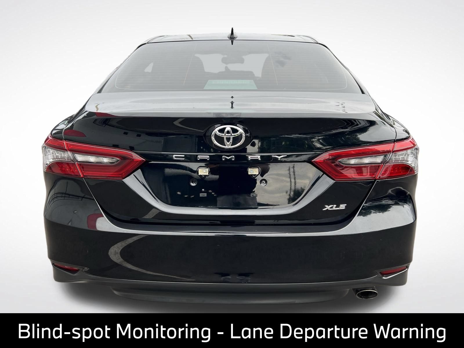 Used 2021 Toyota Camry XLE FWD image 6