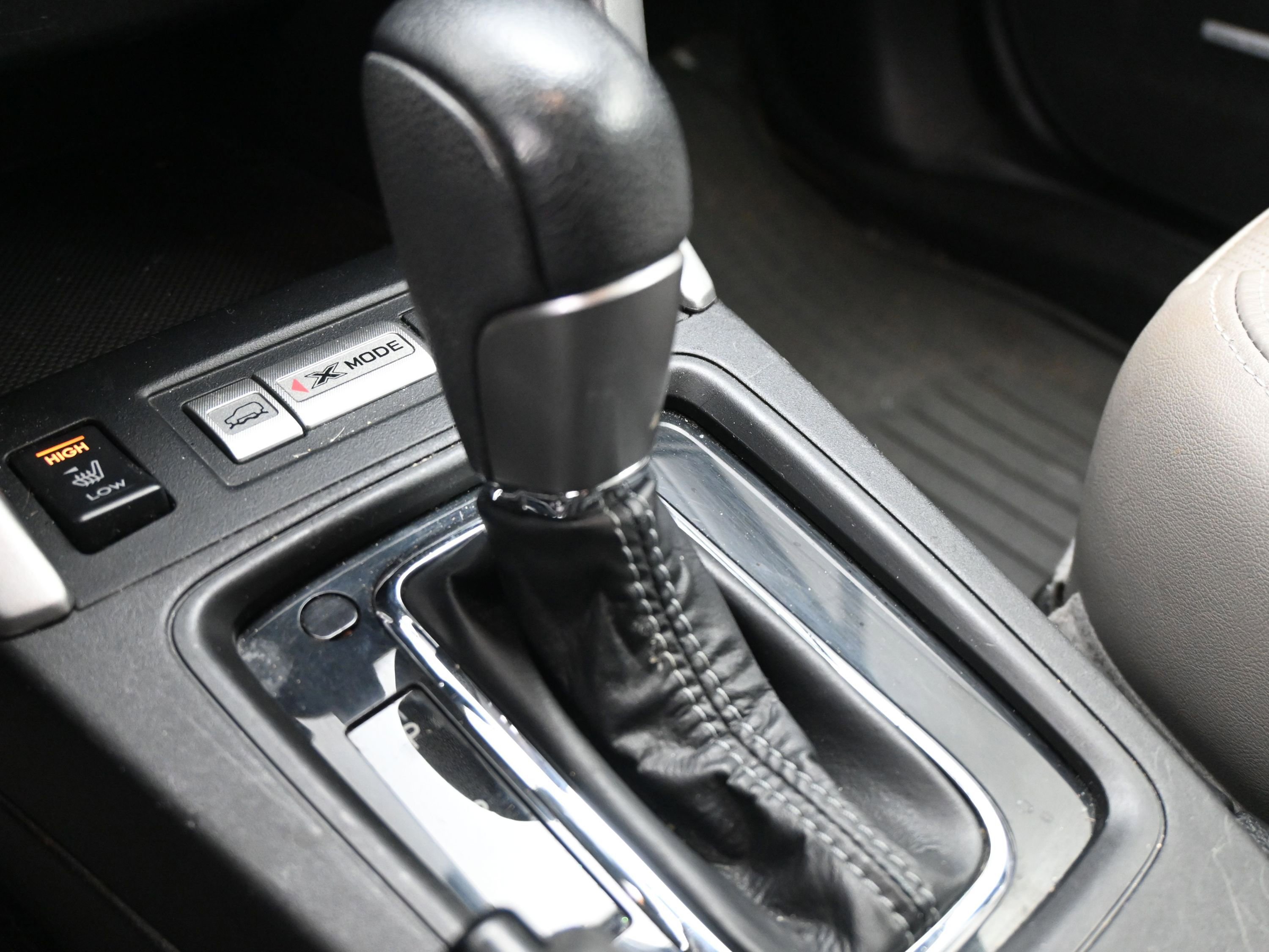 Used 2015 Subaru Forester 2.5i Touring w/ Eyesight & Navigation System image 14