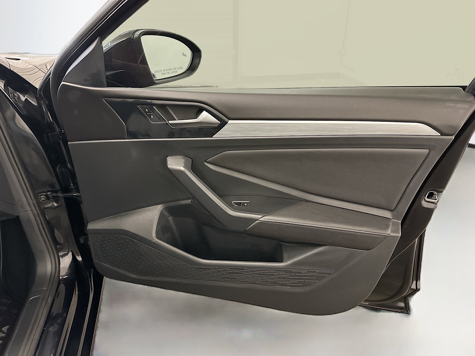 Used 2025 Volkswagen Jetta Sport image 32