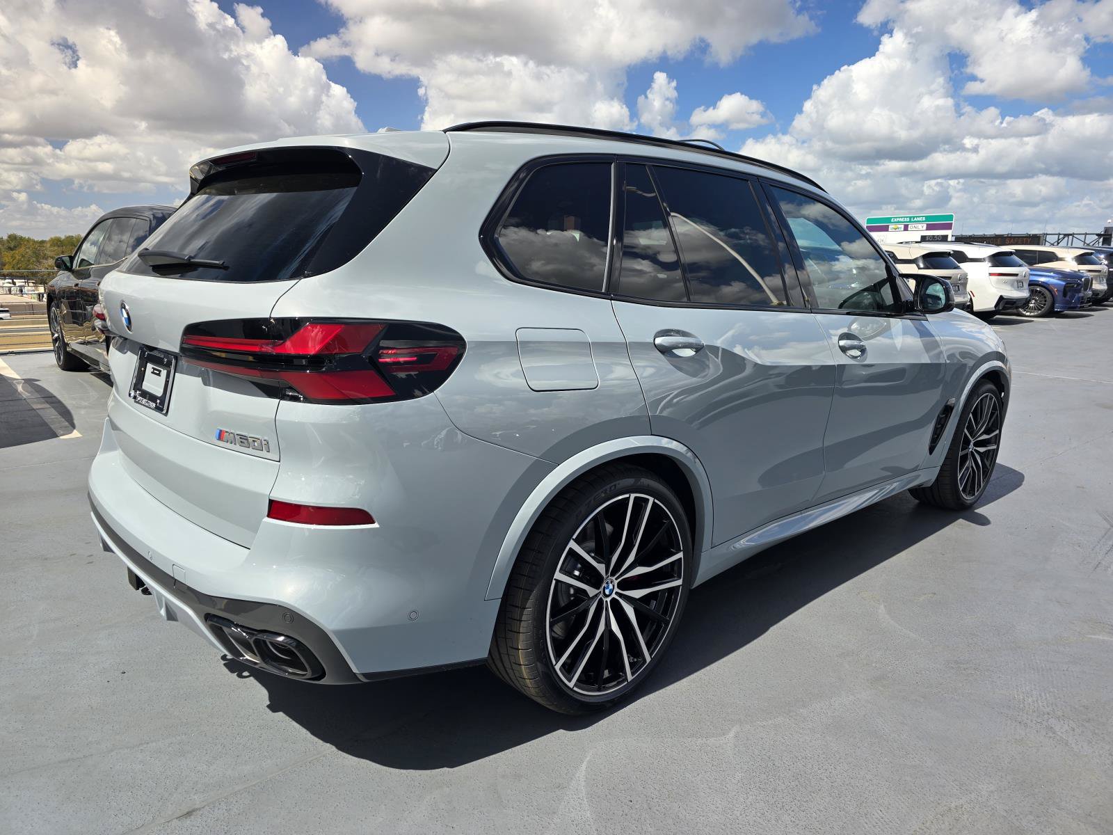 New 2026 BMW X5 M60i AWD/4WD image 2