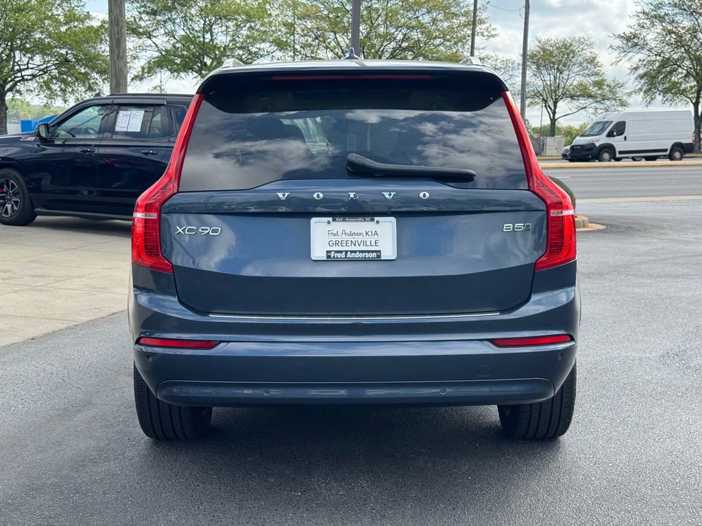 Used 2023 Volvo XC90 B5 Core w/ Protection Package Premier image 4