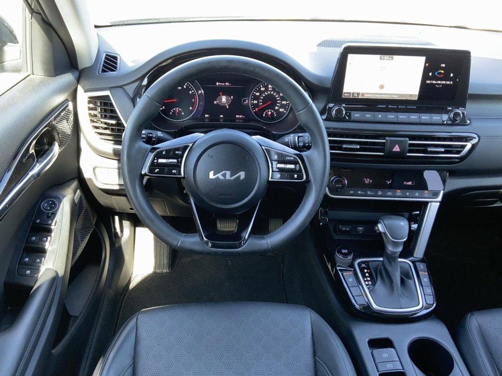 Used 2023 Kia Seltos SX image 28