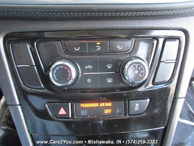 Used 2021 Buick Encore Preferred AWD/4WD image 27