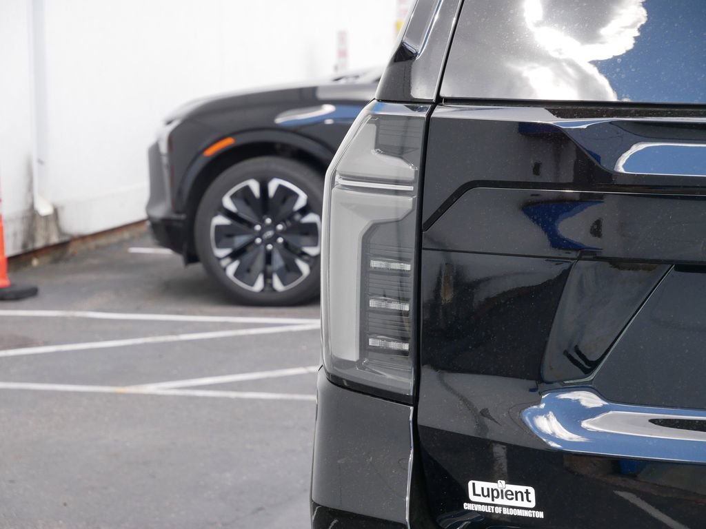 New 2026 Chevrolet Suburban High Country AWD/4WD image 6