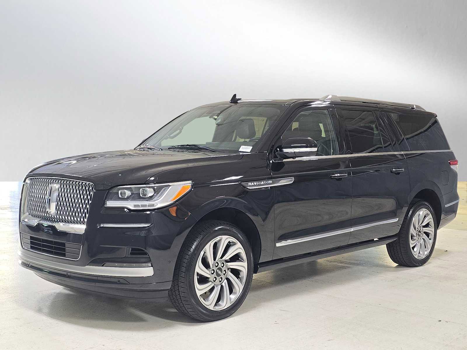 Used 2024 Lincoln Navigator L Premiere image 7