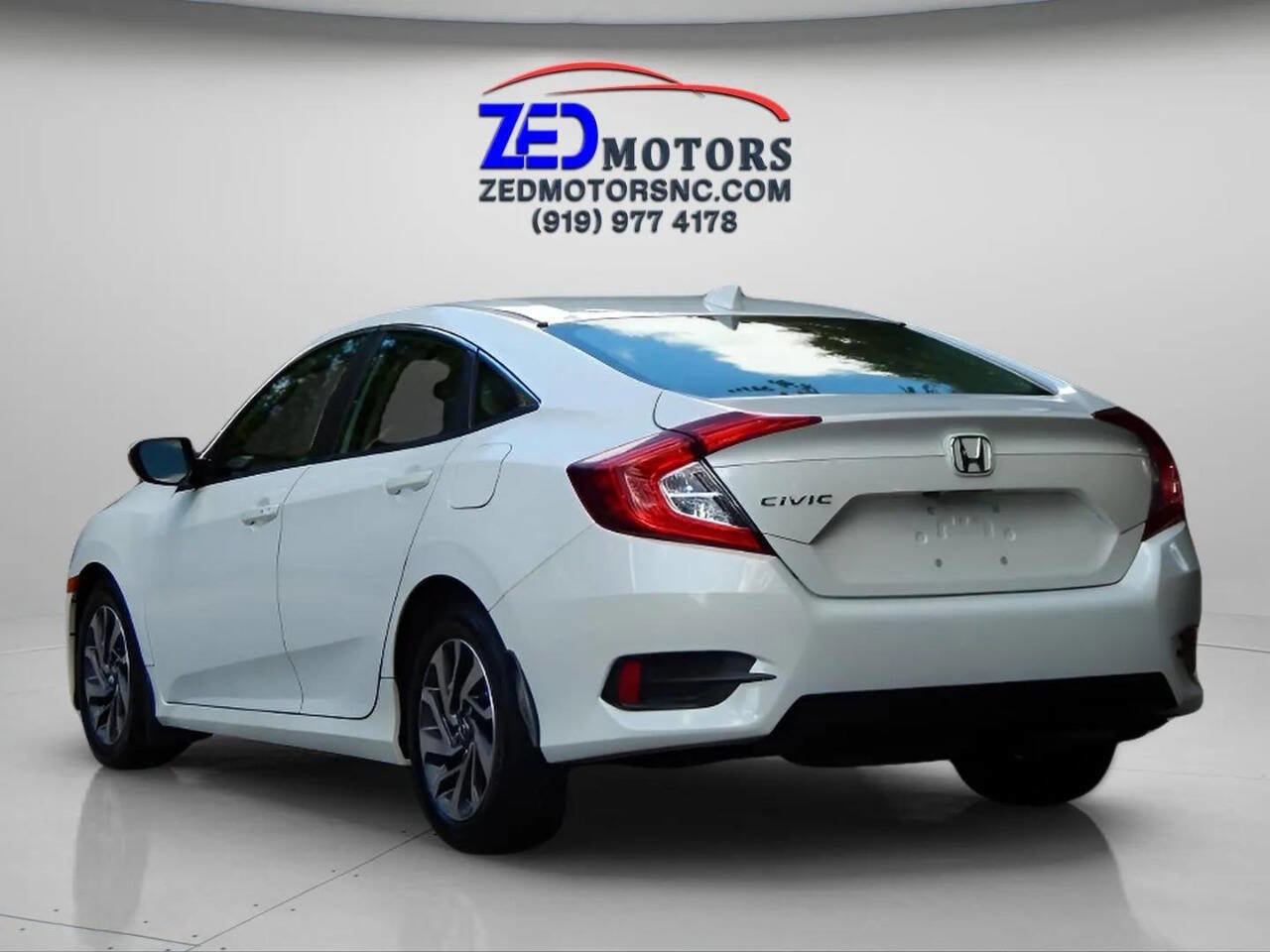 Used 2018 Honda Civic EX image 7