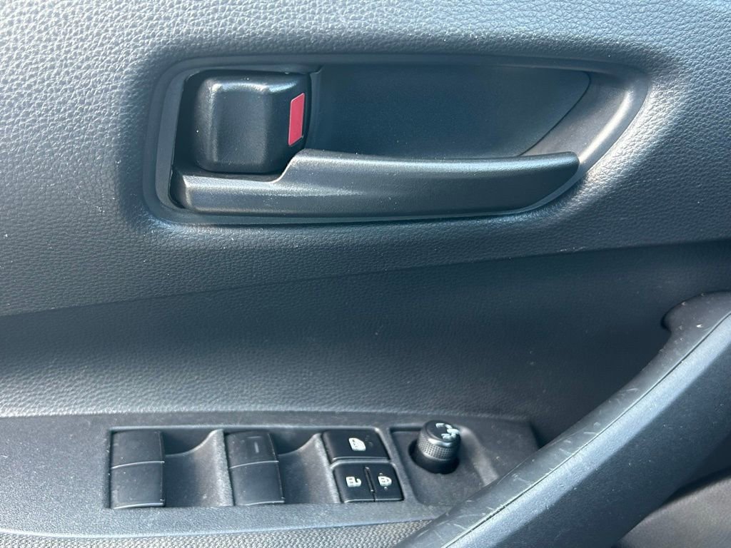Used 2025 Toyota Corolla LE FWD image 31