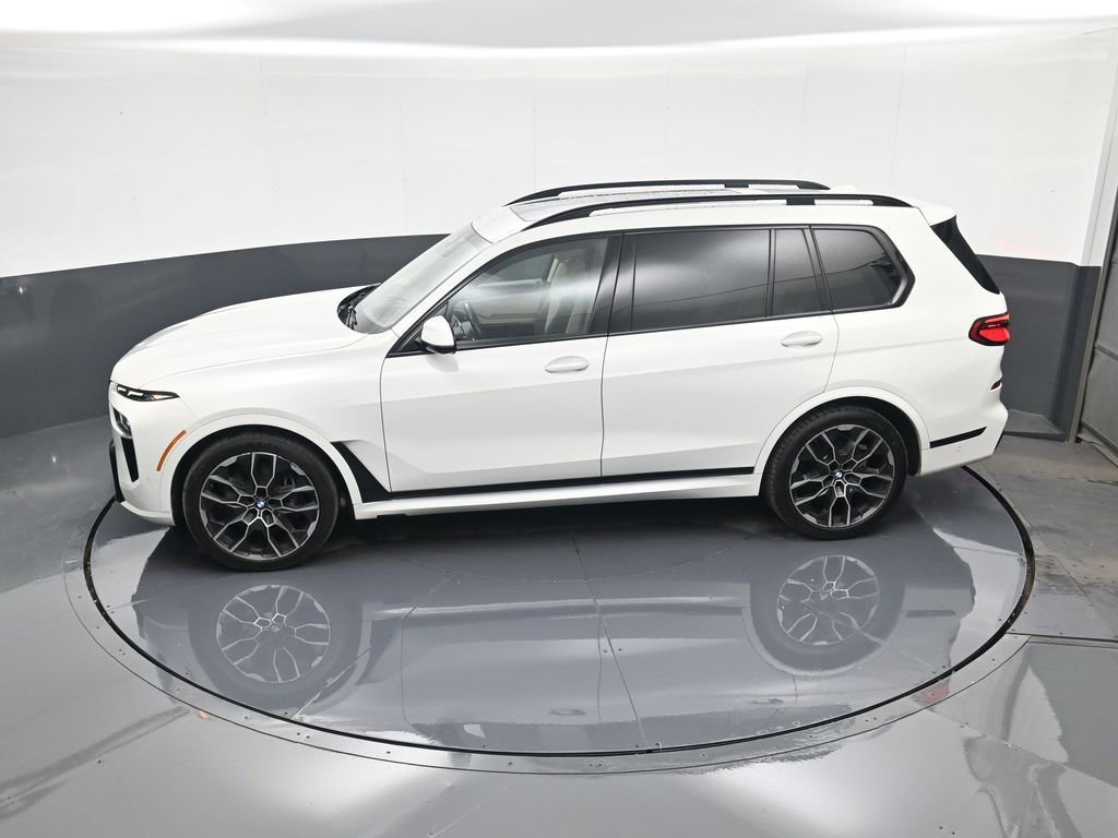 Used 2024 BMW X7 xDrive40i w/ Executive Package image 18