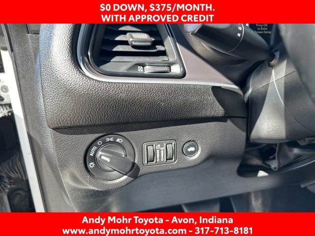 Used 2019 Dodge Challenger SXT RWD image 13