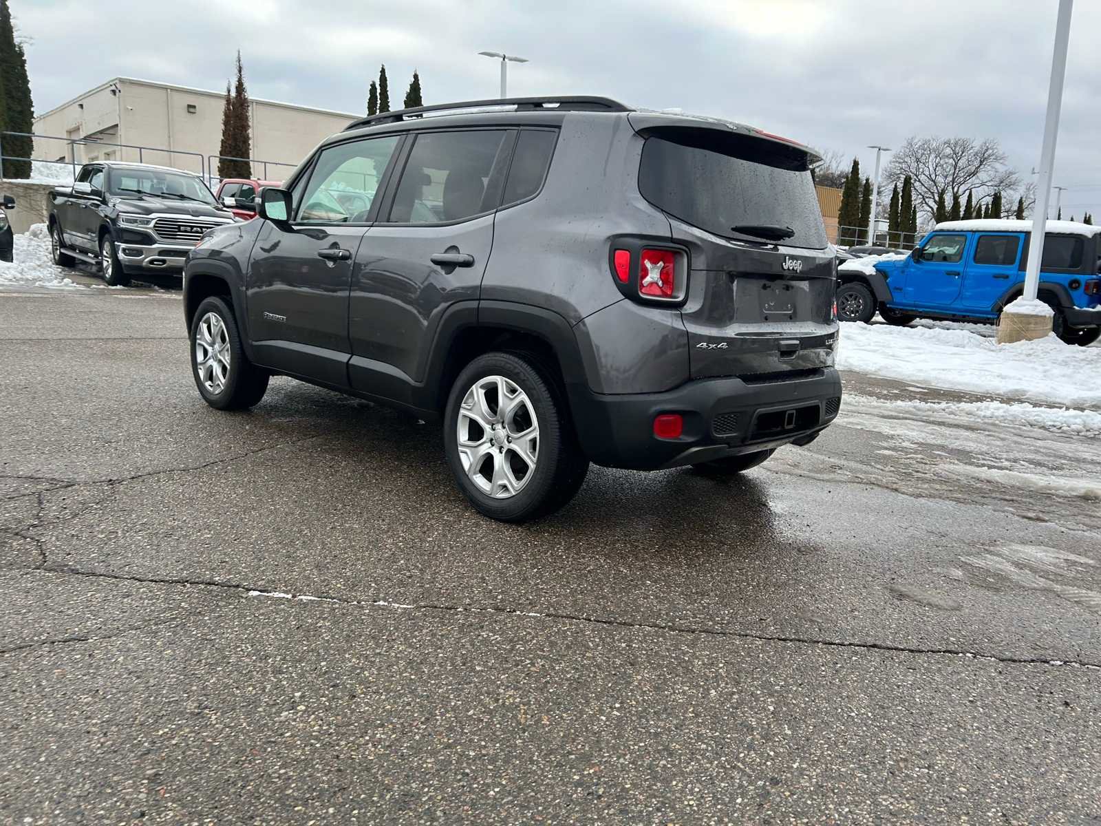 Used 2019 Jeep Renegade Limited w/ Trailer Tow Group image 17