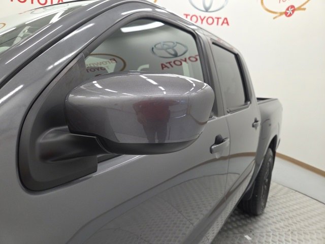 Used 2024 Nissan Frontier SV image 15