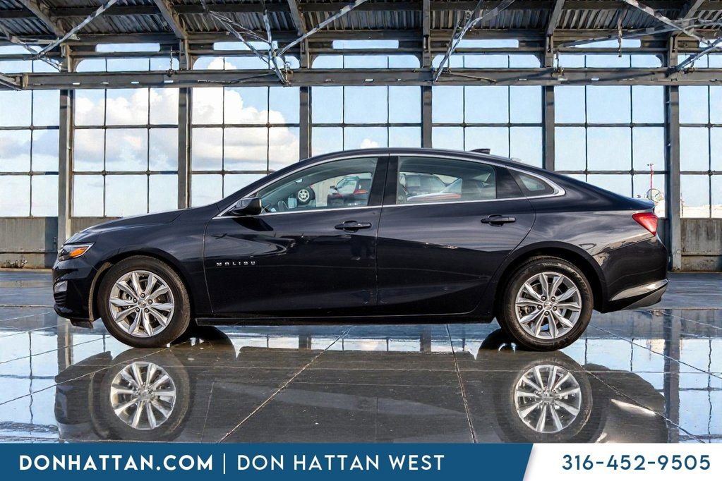 Used 2023 Chevrolet Malibu LT image 2