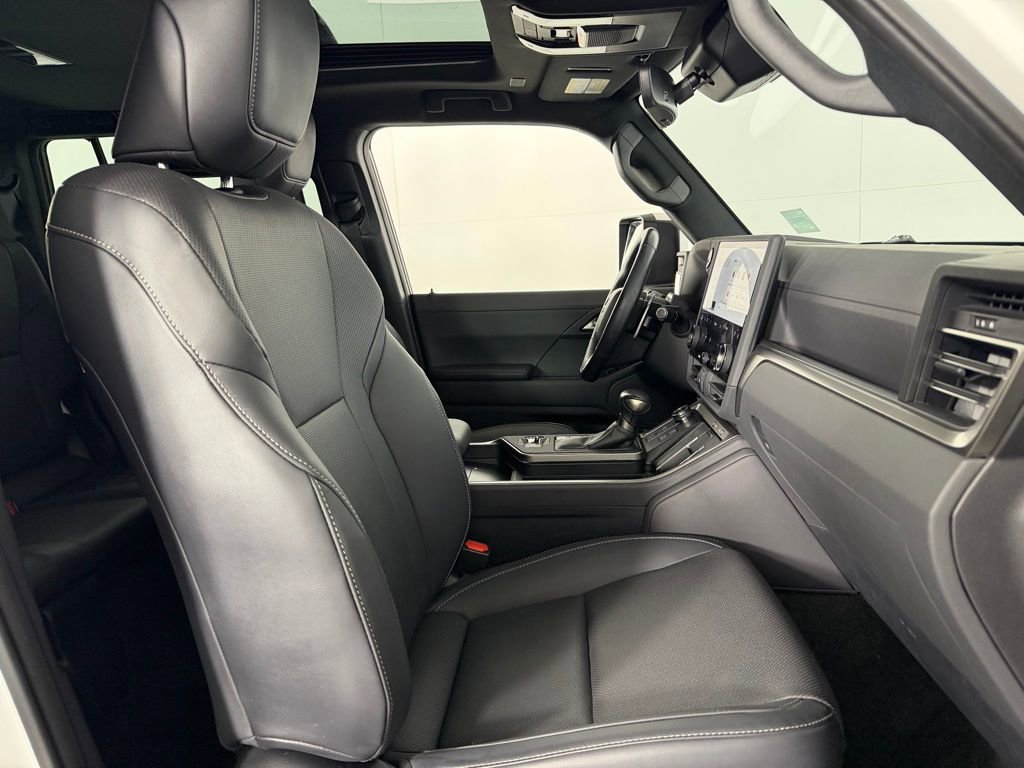 Used 2024 Lexus GX 550 w/ Cold Area Package image 33