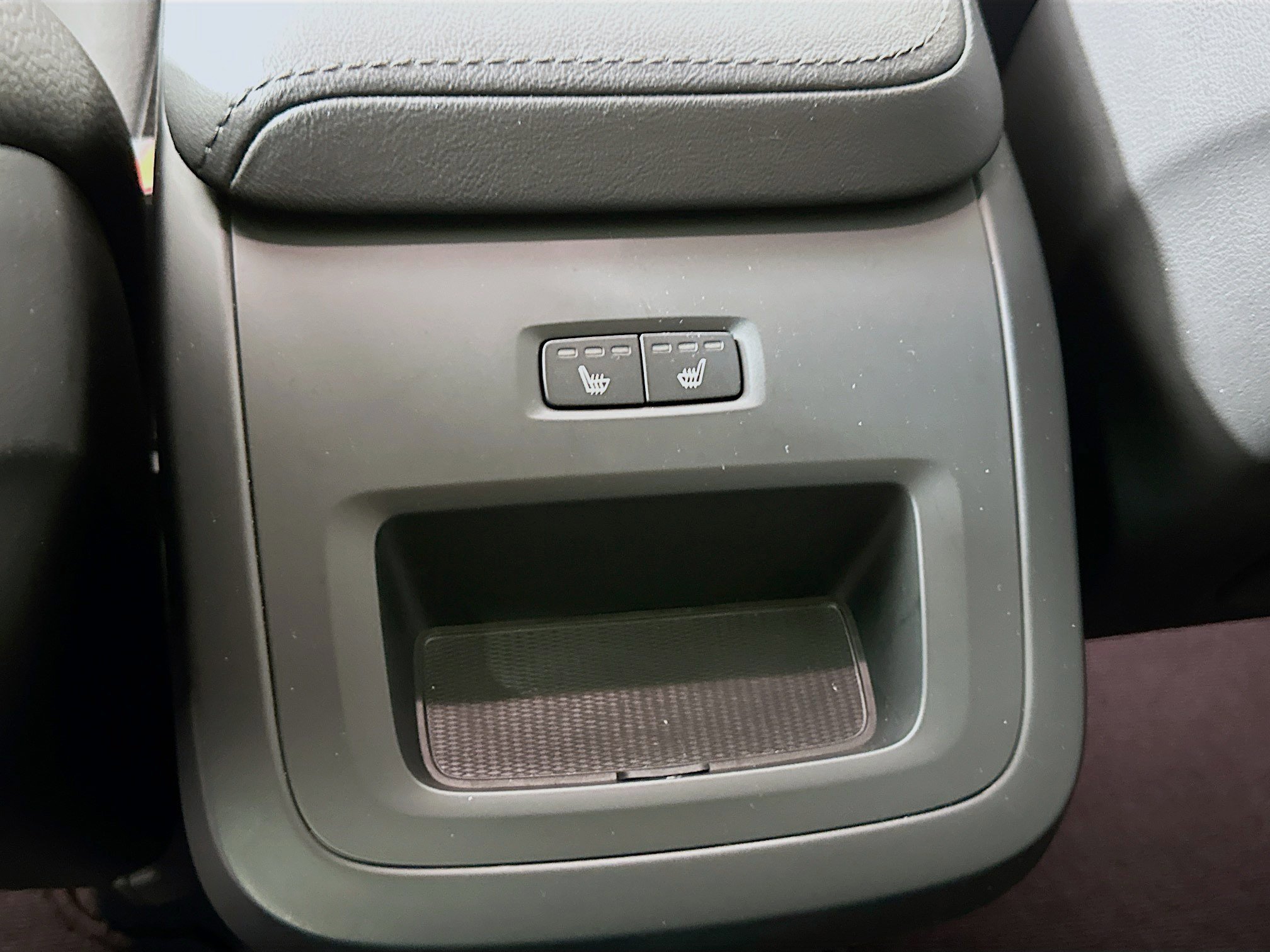 Used 2025 Volvo XC60 B5 Plus image 27