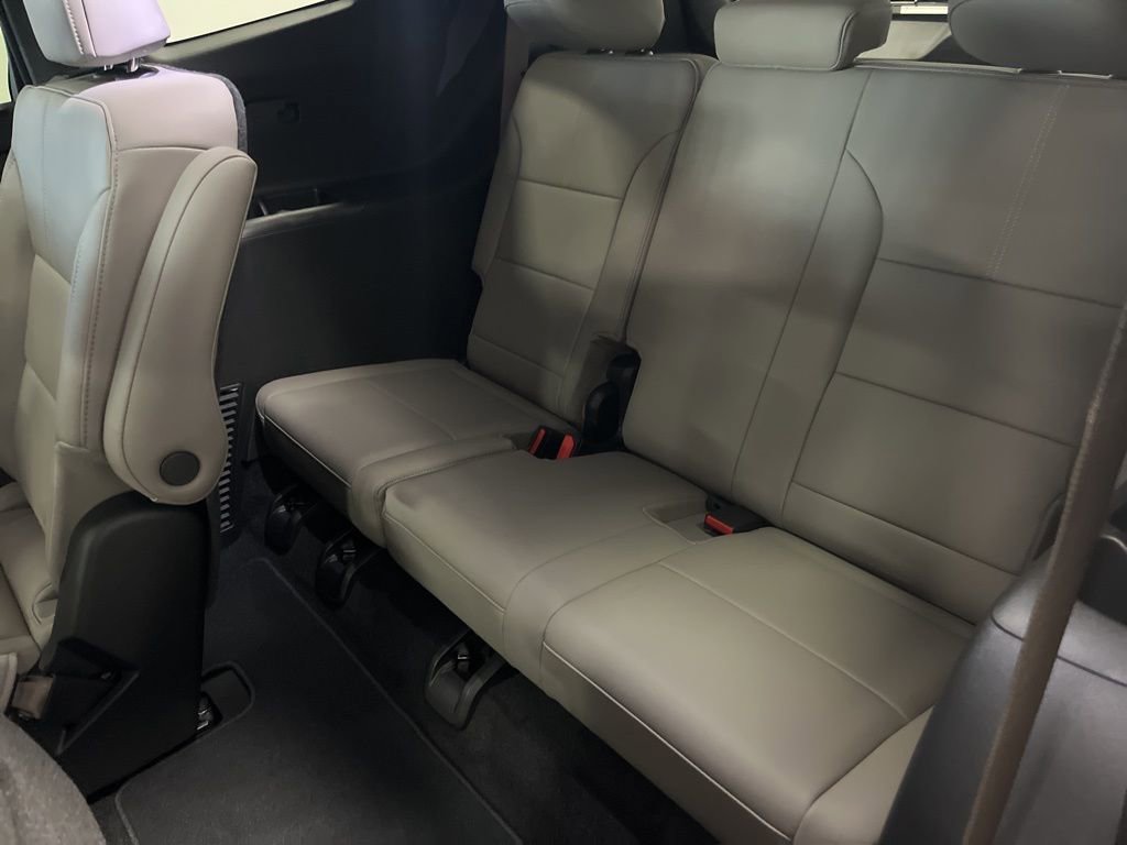 Used 2026 GMC Acadia Elevation w/ Black Edition image 12