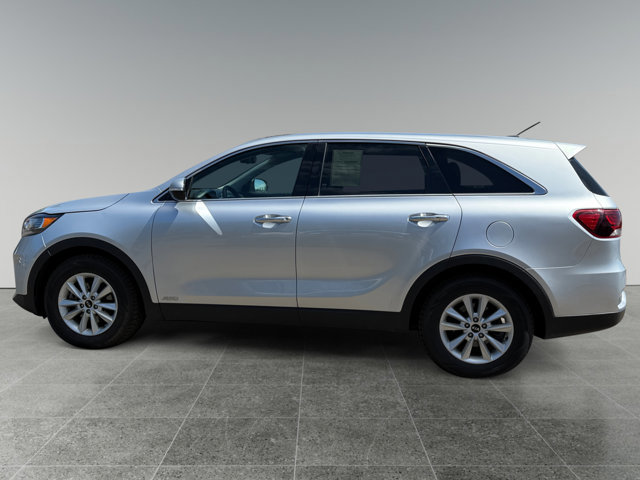 Used 2020 Kia Sorento AWD V6 image 3