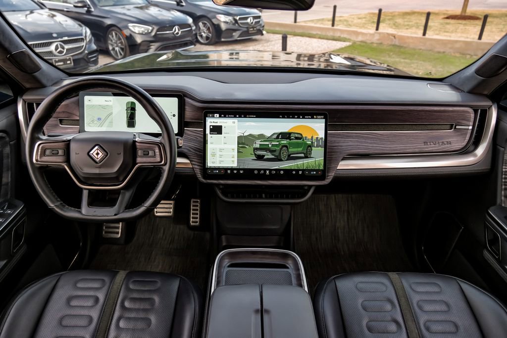 Used 2022 Rivian R1T Adventure image 11