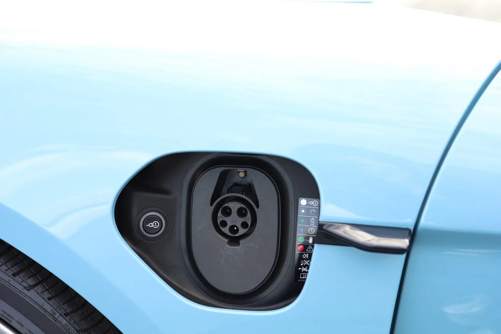 Used 2024 Porsche Taycan 4S AWD/4WD image 64