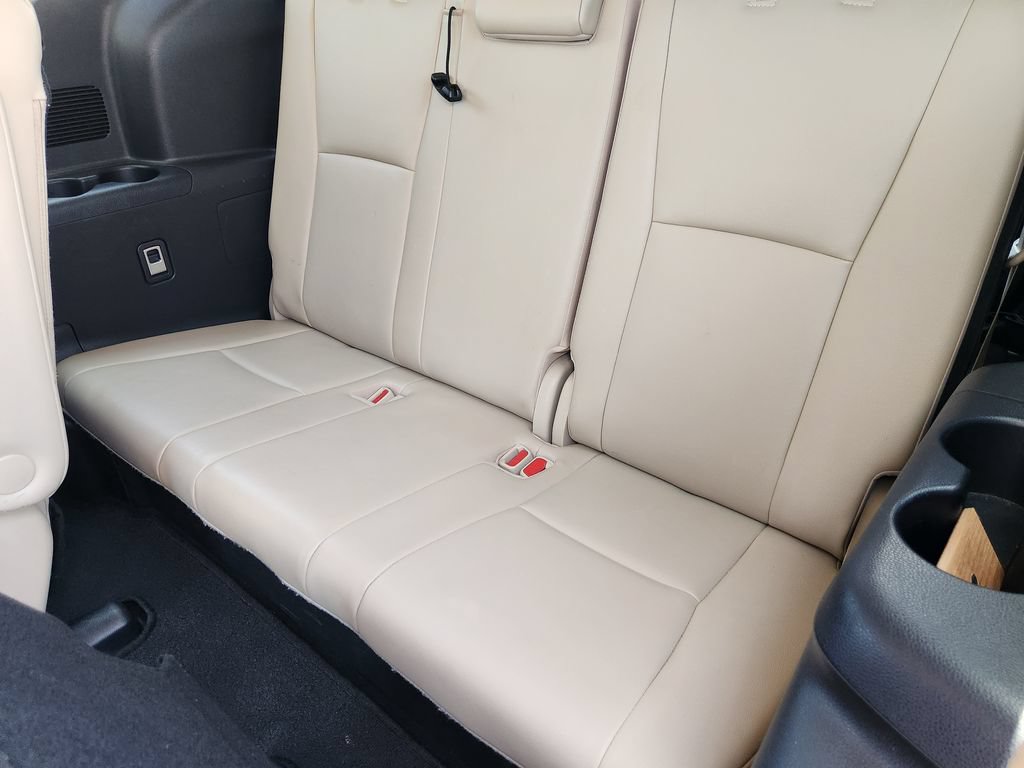 Used 2021 Toyota Highlander XLE FWD image 31