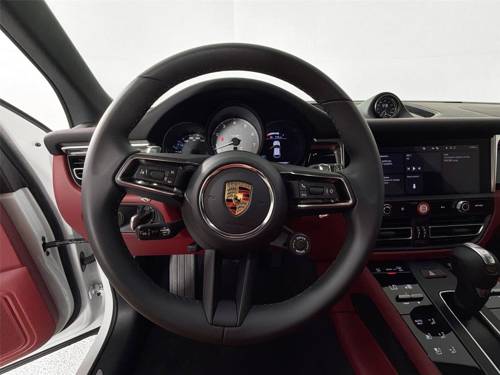 Certified 2025 Porsche Macan S AWD/4WD image 20