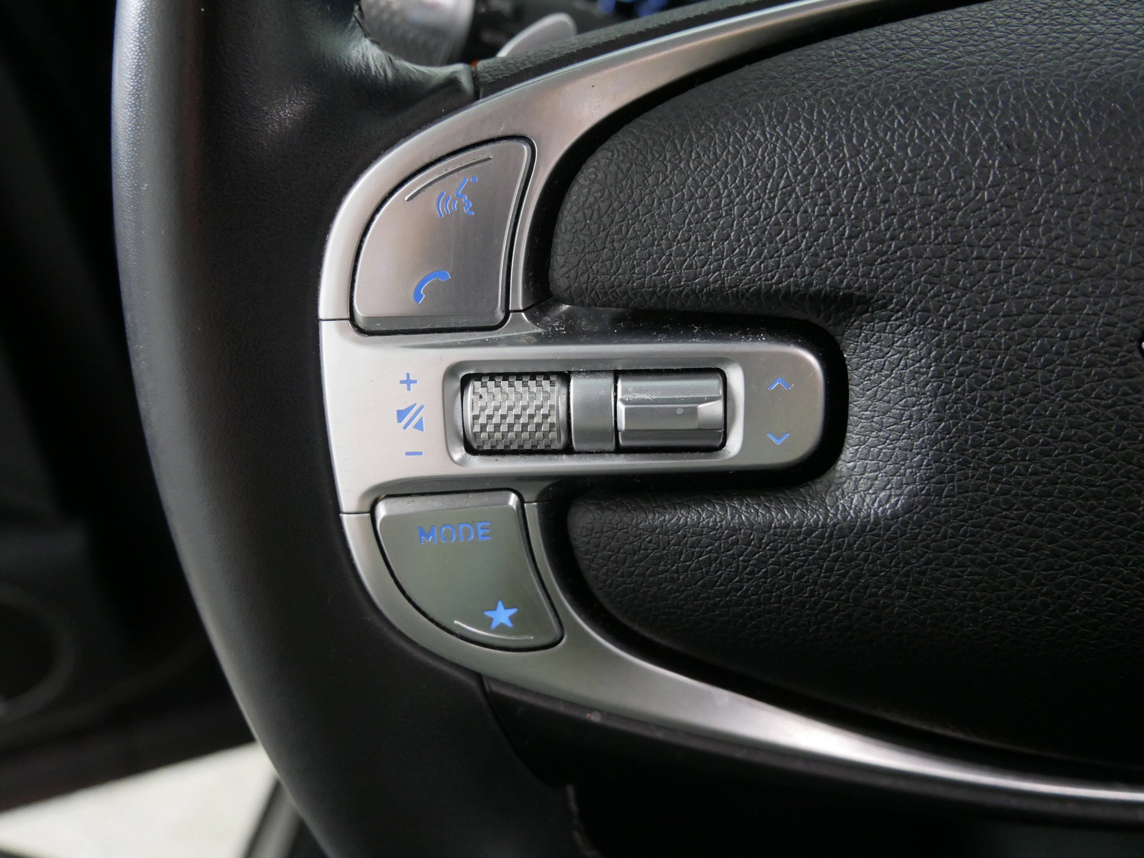 Certified 2022 Genesis GV70 2.5T w/ Select Package image 27