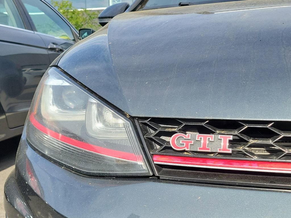Used 2017 Volkswagen GTI SE FWD image 3