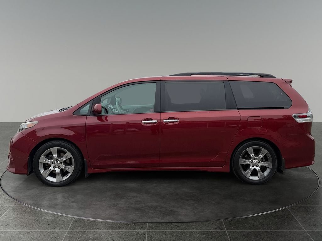 Used 2013 Toyota Sienna SE FWD image 5