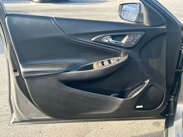 Used 2018 Chevrolet Malibu Premier w/ Driver Confidence Package image 11