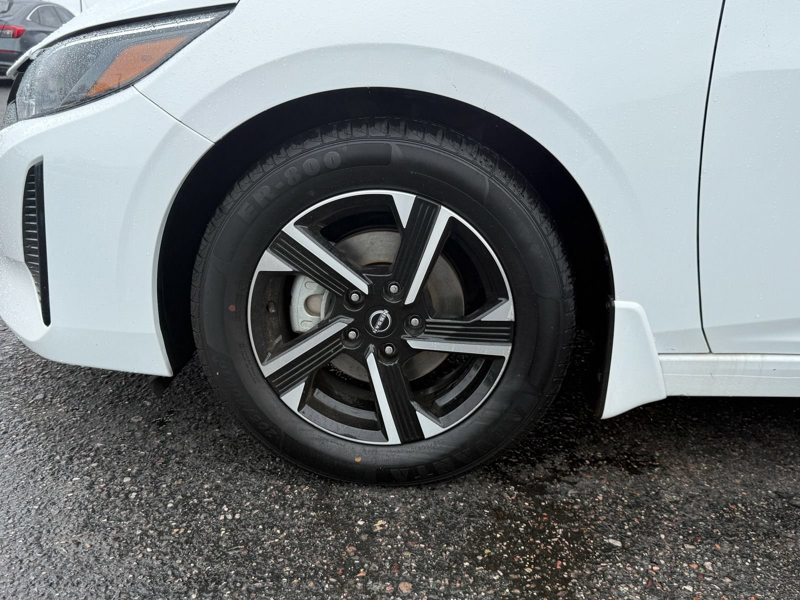 Used 2024 Nissan Sentra SV FWD image 11