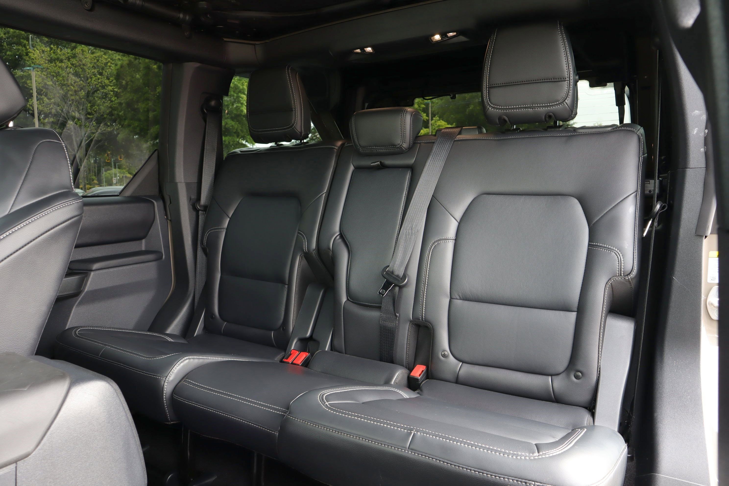 Used 2025 Ford Bronco Outer Banks image 9