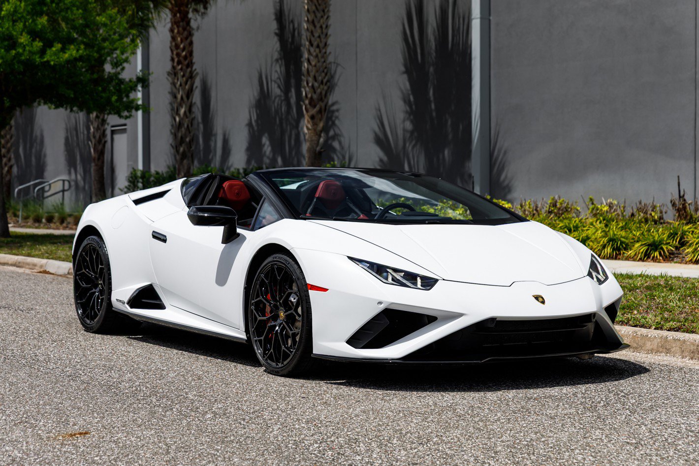Used 2021 Lamborghini Huracan EVO image 4