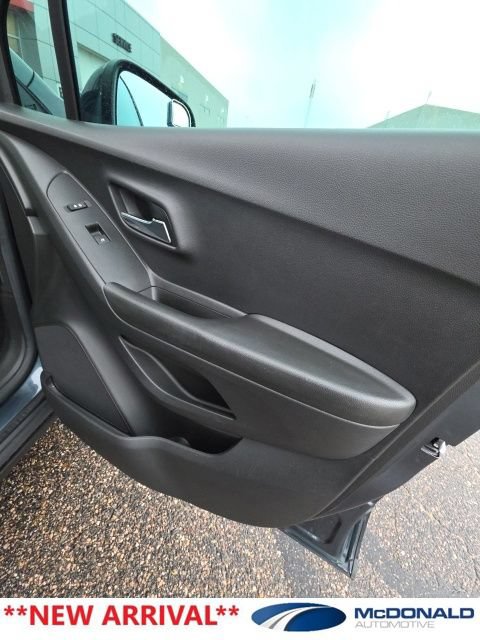 Used 2021 Chevrolet Trax LS w/ Tint and Cruise Package AWD/4WD image 24