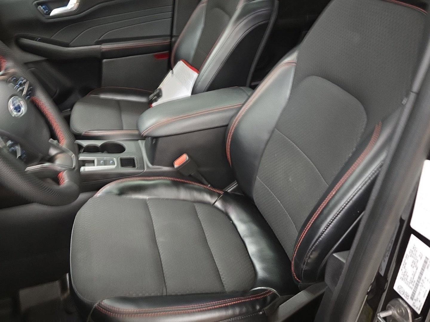 Used 2023 Ford Escape ST-Line Elite AWD/4WD image 7