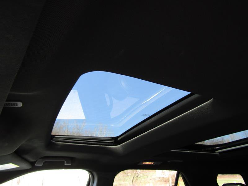 Used 2017 Ford Explorer Platinum image 28