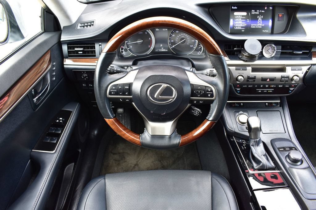 Used 2017 Lexus ES 350 w/ Premium Package FWD image 25