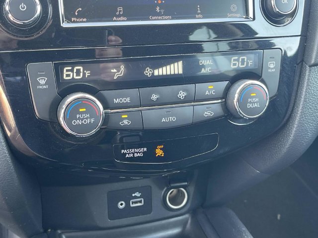 Used 2020 Nissan Rogue SV FWD image 30