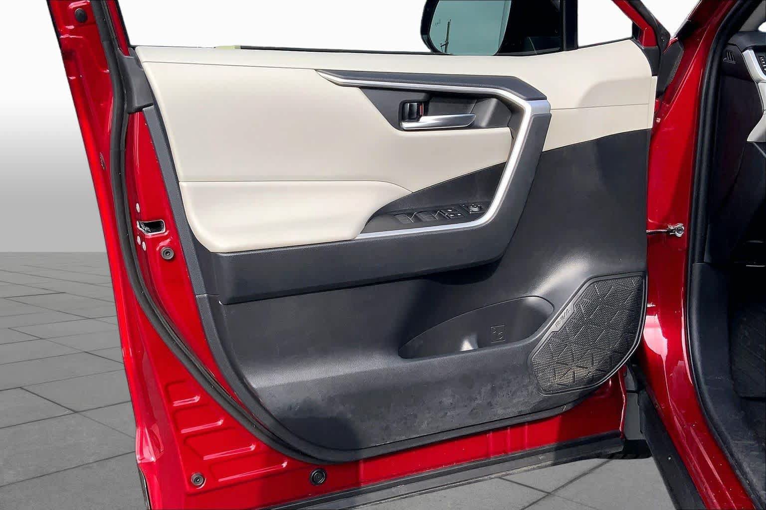 Used 2023 Toyota RAV4 XLE AWD/4WD image 22