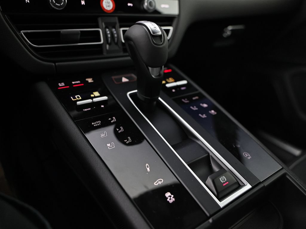 New 2026 Porsche Macan S AWD/4WD image 41
