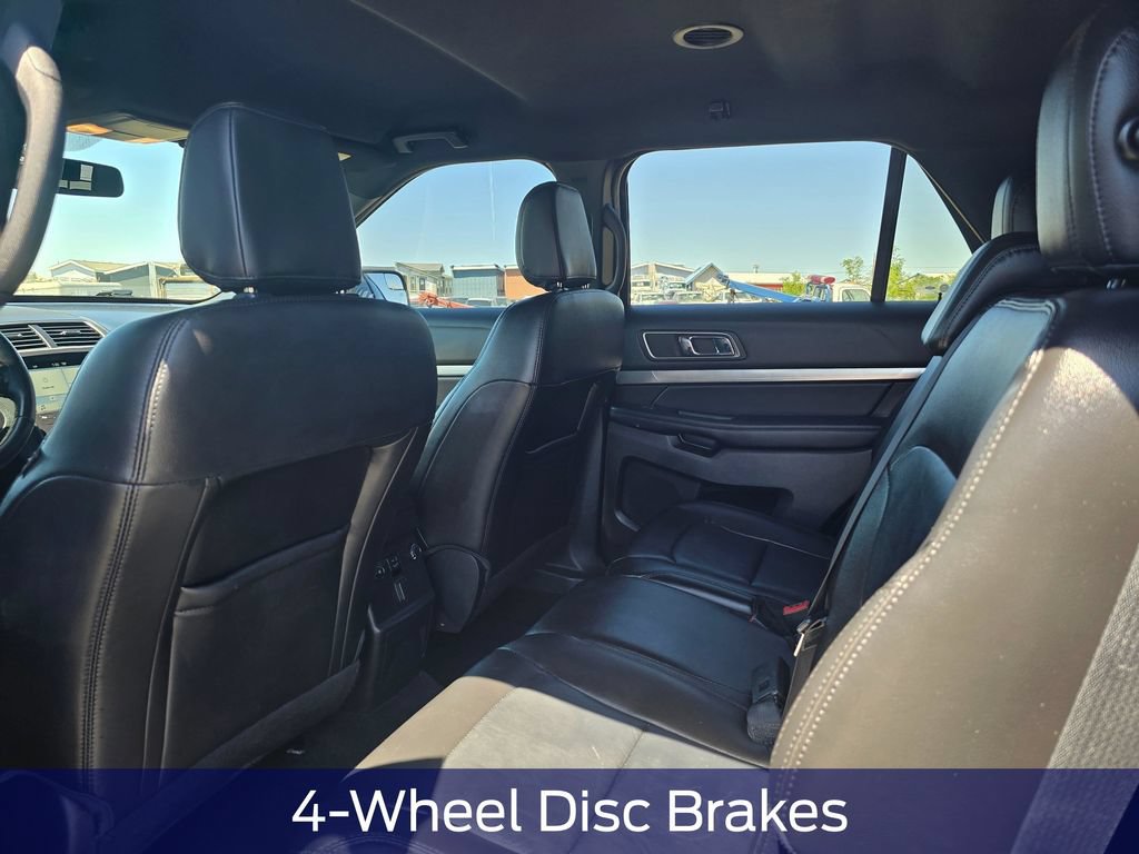 Used 2018 Ford Explorer XLT w/ Equipment Group 202A AWD/4WD image 14