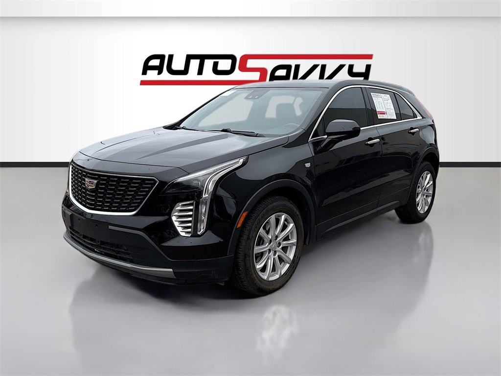 Used 2022 Cadillac XT4 Luxury w/ Cold Weather Package image 3