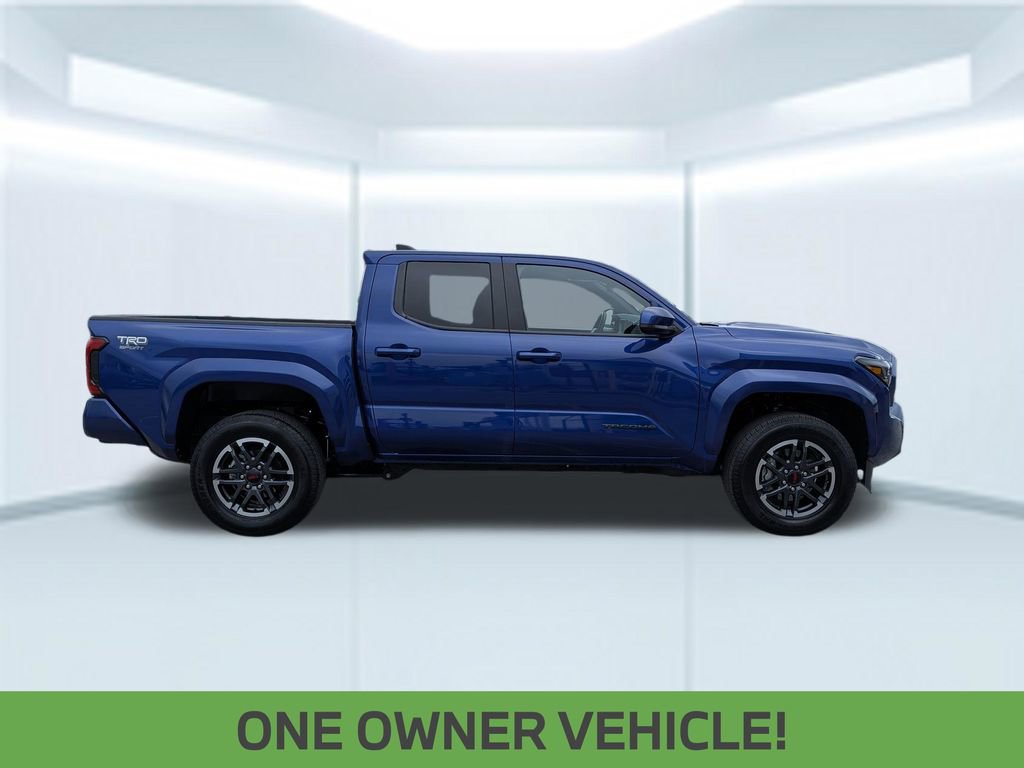 Used 2025 Toyota Tacoma TRD Sport AWD/4WD image 8