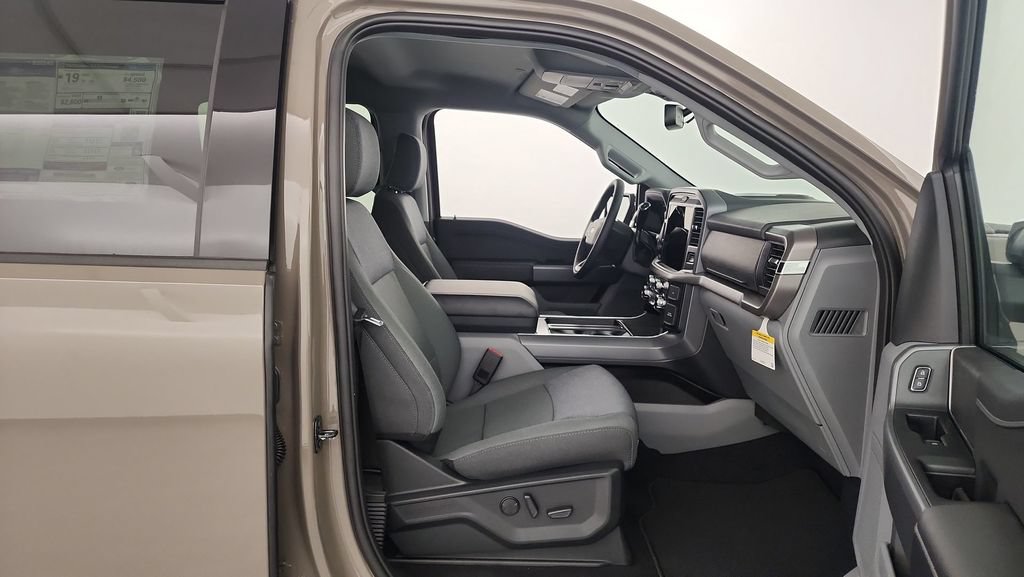 New 2026 Ford F150 XLT w/ Equipment Group 302A MID AWD/4WD image 32