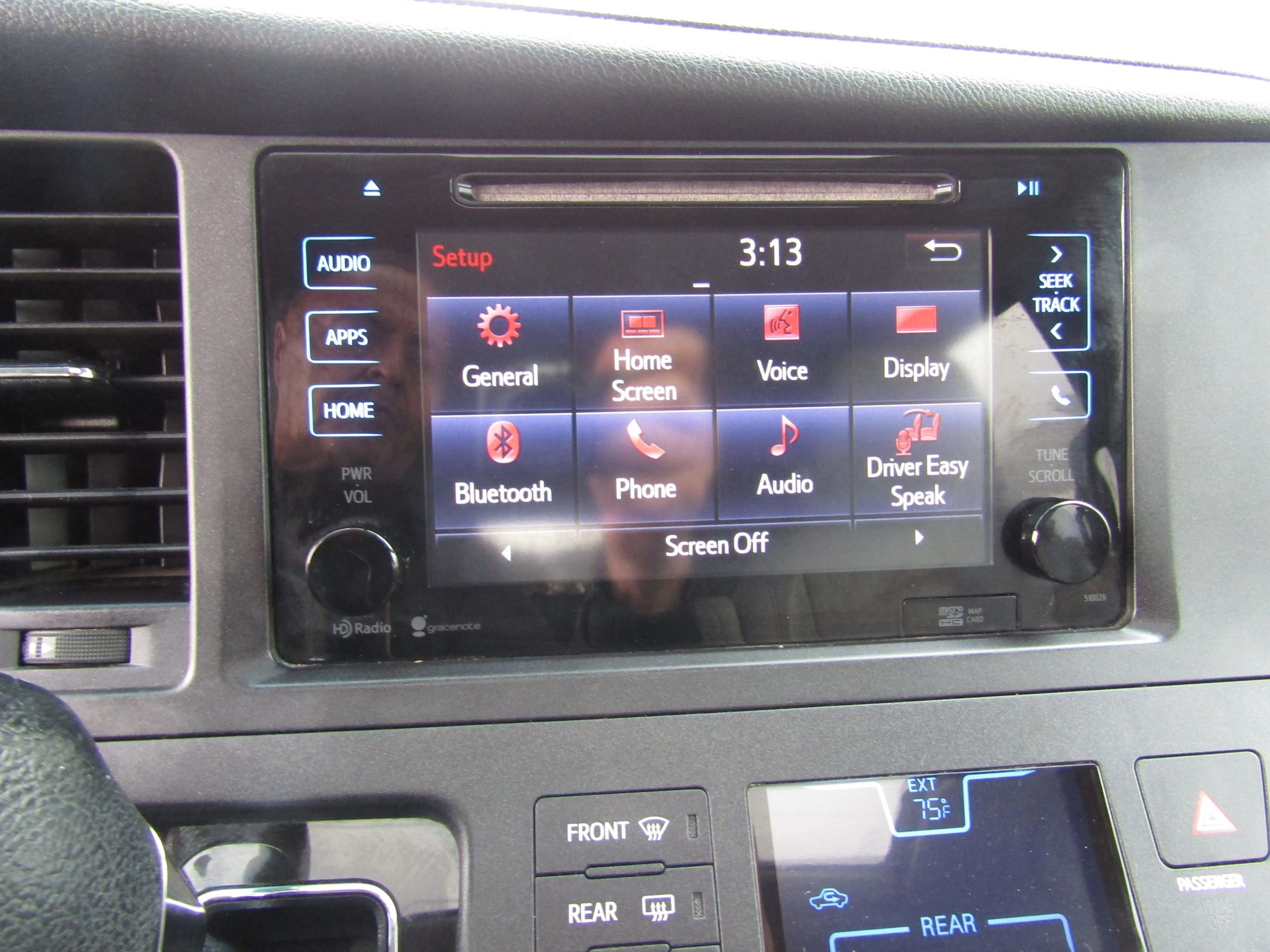 Used 2015 Toyota Sienna XLE w/ XLE Navigation Package image 26