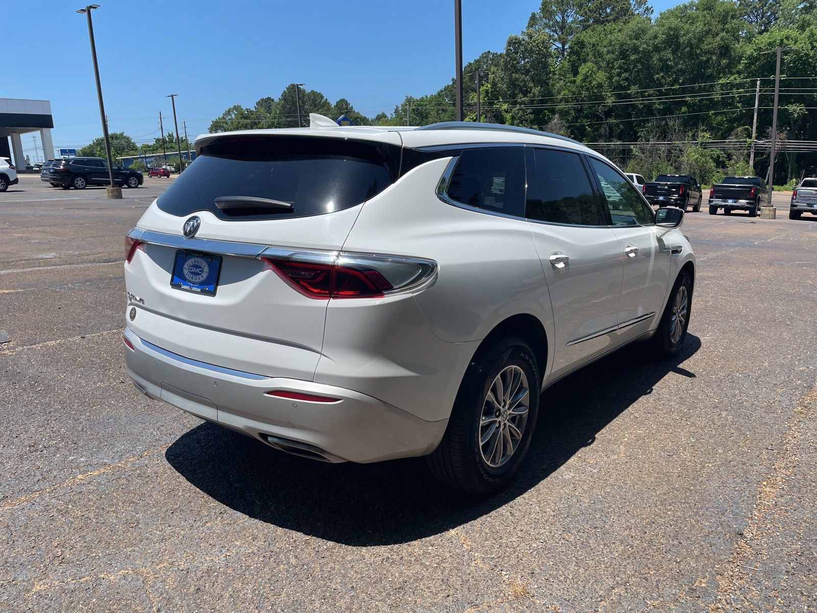 Used 2024 Buick Enclave Premium AWD/4WD image 5