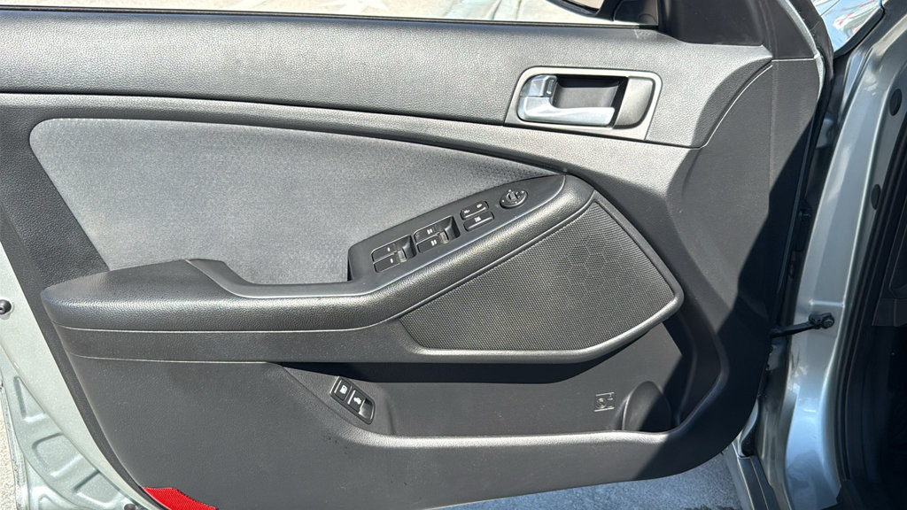 Used 2015 Kia Optima LX FWD image 19