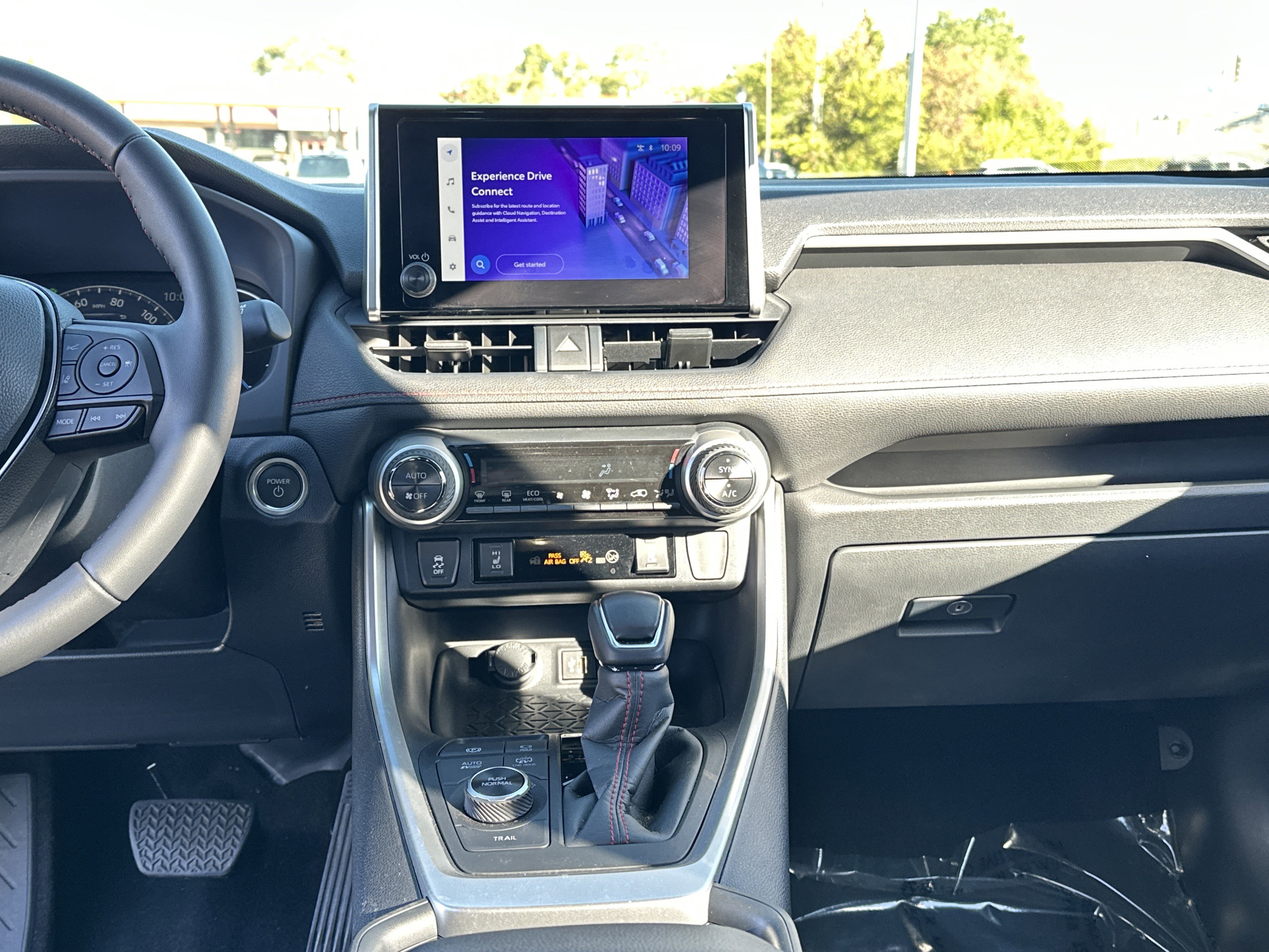 Used 2025 Toyota RAV4 SE image 30