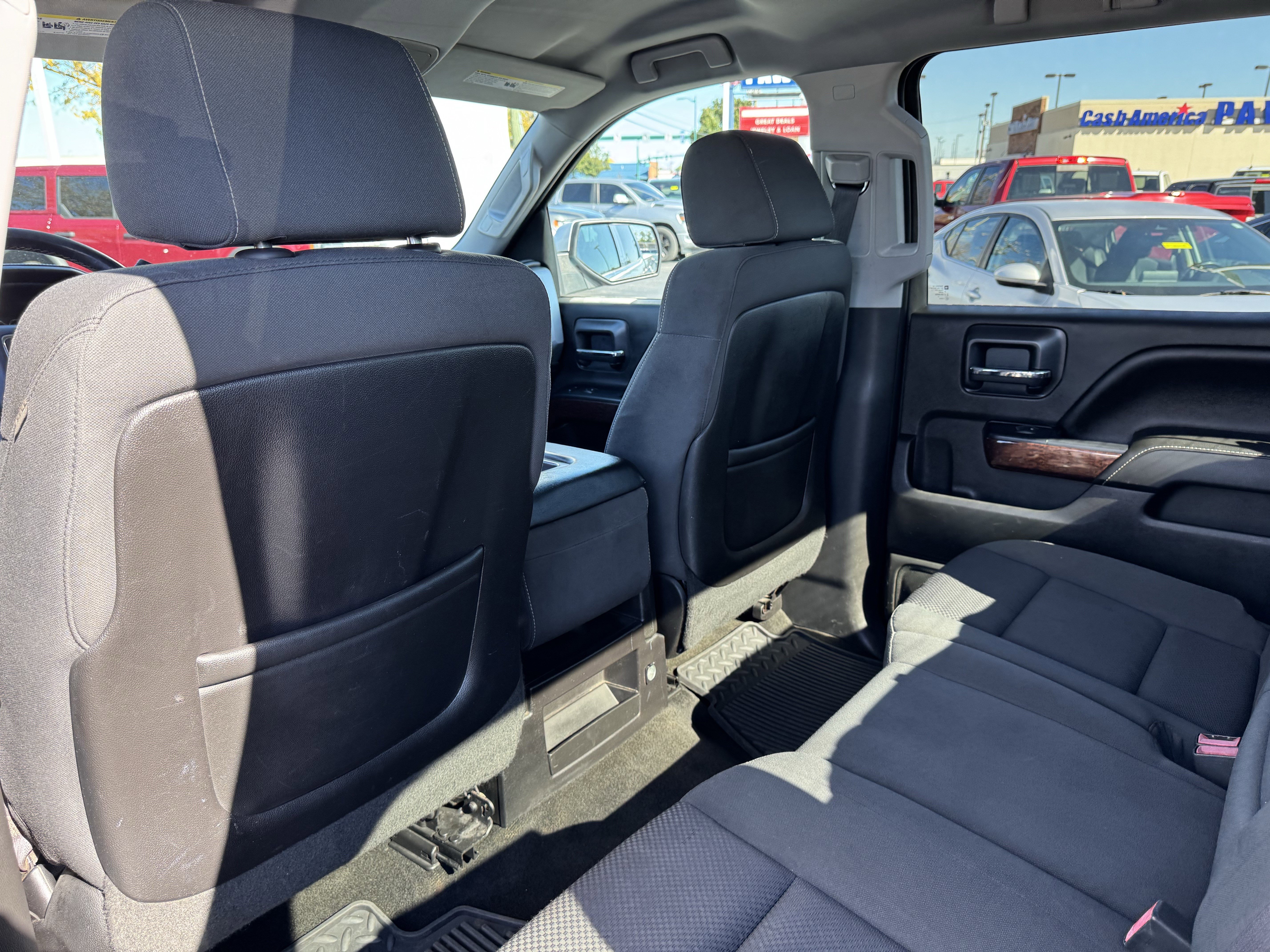 Used 2015 GMC Sierra 1500 SLE w/ SLE Value Package image 31