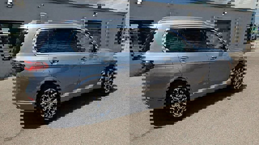 Used 2023 BMW X7 xDrive40i image 8