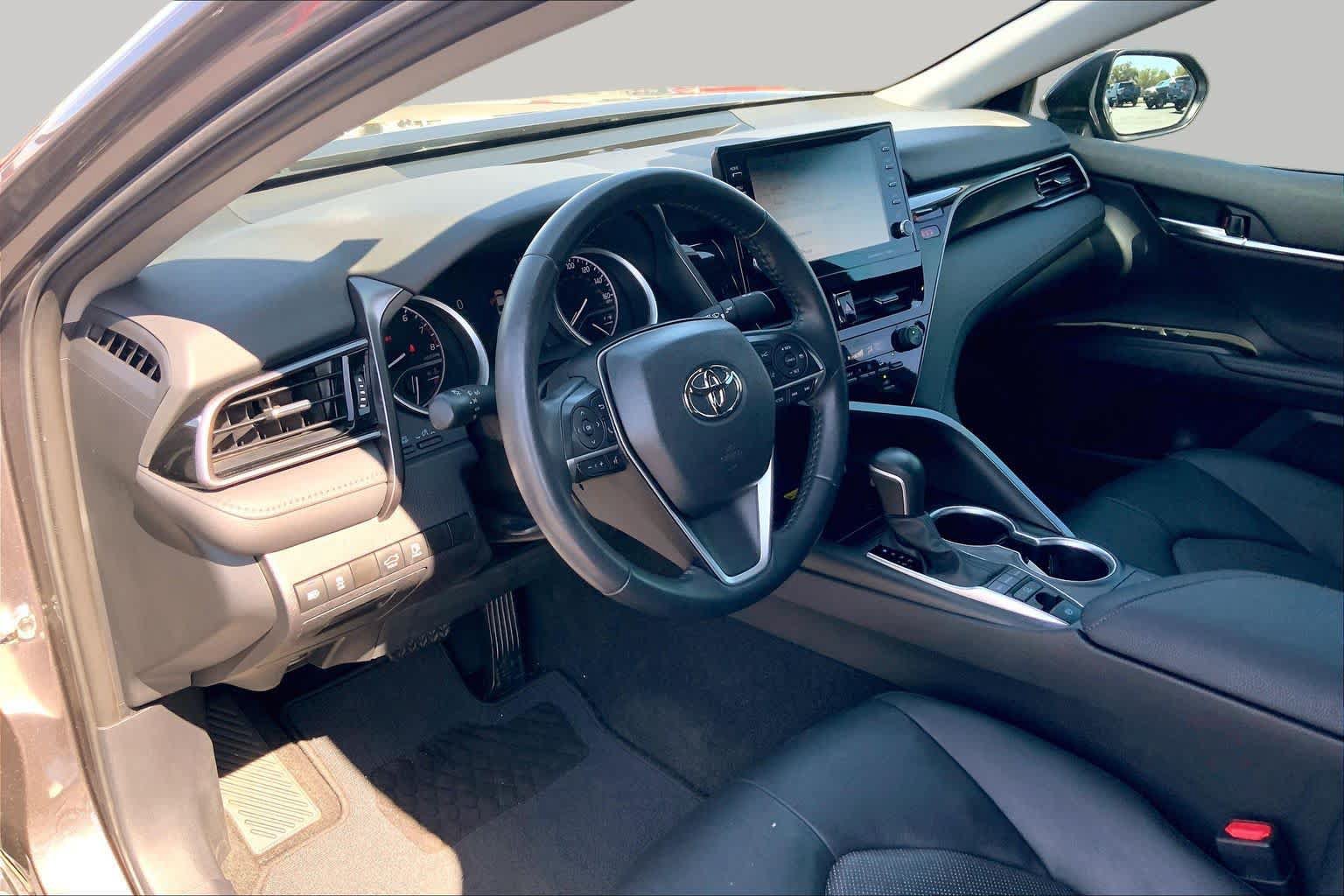 Used 2024 Toyota Camry XLE FWD image 18