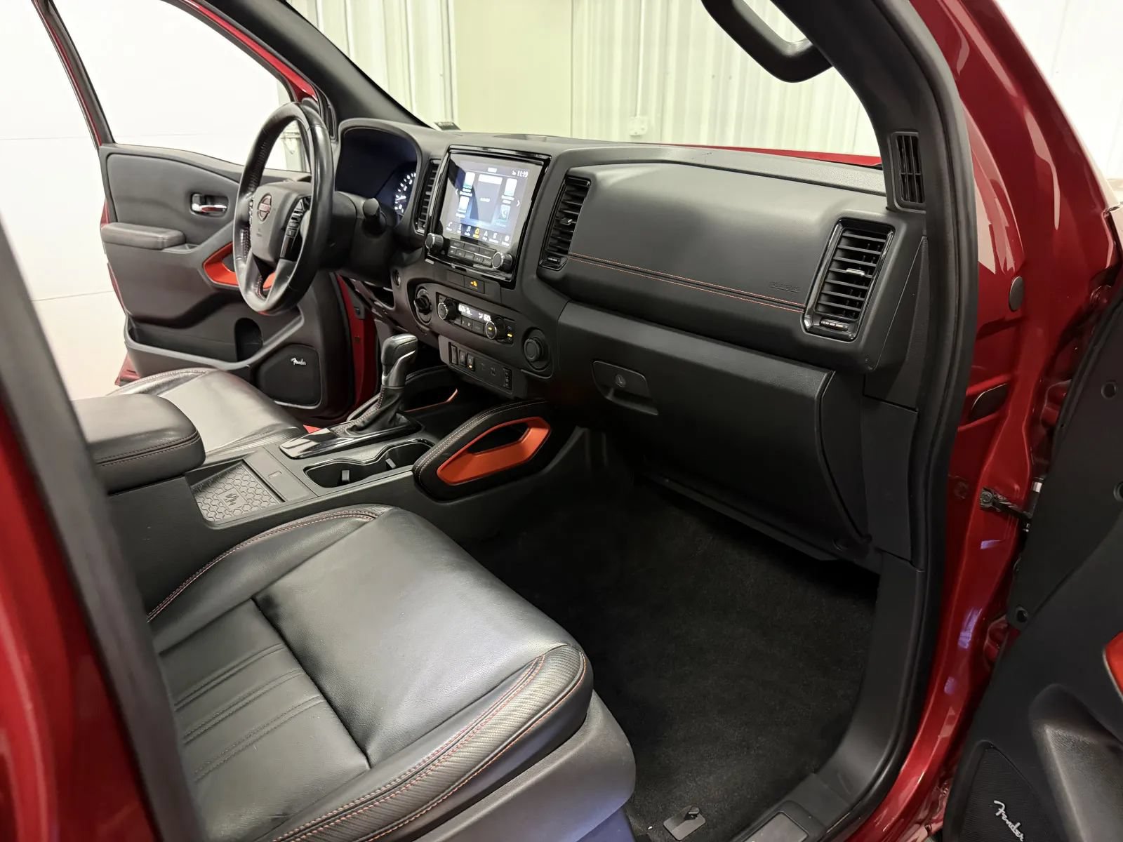 Used 2023 Nissan Frontier PRO-4X w/ Pro-4X Premium Package AWD/4WD image 52